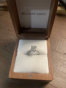 oval diamond engagement ring - Picture 1 of 6