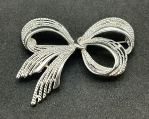 Broche broche Napier vintage tono plata cinta lazo - Imagen 1 de 9