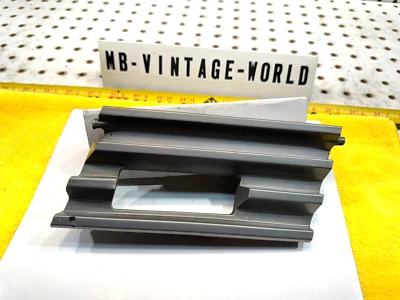 Parachoques delantero genuino Mercedes 82-91 SEC C126 EE. UU. pintado GRIS gancho de remolque 1 cubierta Foto 1 de 4