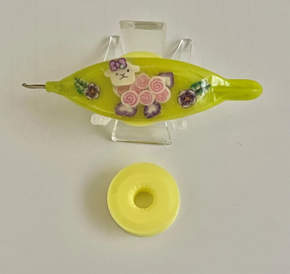 Tatting Shuttle – Hand Decoupaged - Arelit - Image 1 of 1