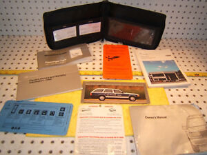 Mercedes W124 1992 300TE Wagon Owner's Manuals 1 set of 8 & Leather black 1 Case