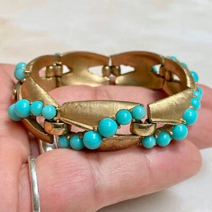 VINTAGE CROWN TRIFARI SIGNED GOLD TONE TURQUOISE PASTE CABOCHON BRACELET RARE - Picture 1 of 9