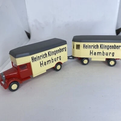 Camión de mudanza Wiking HO 1/87 Mercedes-Benz L 2500 "Heinrich Klingenberg" MPN 845 Foto 1 de 4