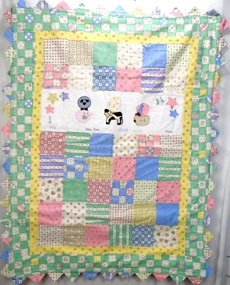 Colorida manta acolchada para colgar en la pared con retazos de animales bordados 38x39 Foto 1 de 3