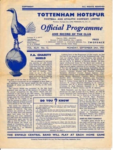 FA CHARITY SHIELD 1951 Tottenham v Newcastle United - 2 cm Riss - Bild 1 von 1