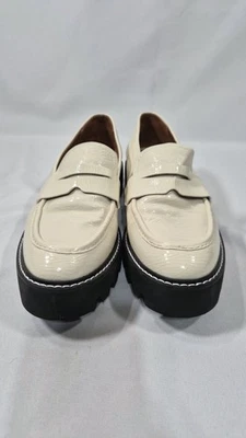Franco Sarto - Mocasines gruesos con suela Balin Lug para mujer - Masilla blanca - Talla 8 Foto 1 de 4