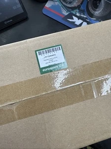 Lr110464es Eurospare Uk Jaguar Engine Ventilation Cover - Picture 1 of 2