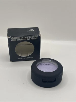 Sombra Mac Powder Kiss Soft Matte SUCH A TULLE 1,5 g/0,05 oz. Novo - LEIA - Imagem 1 de 4