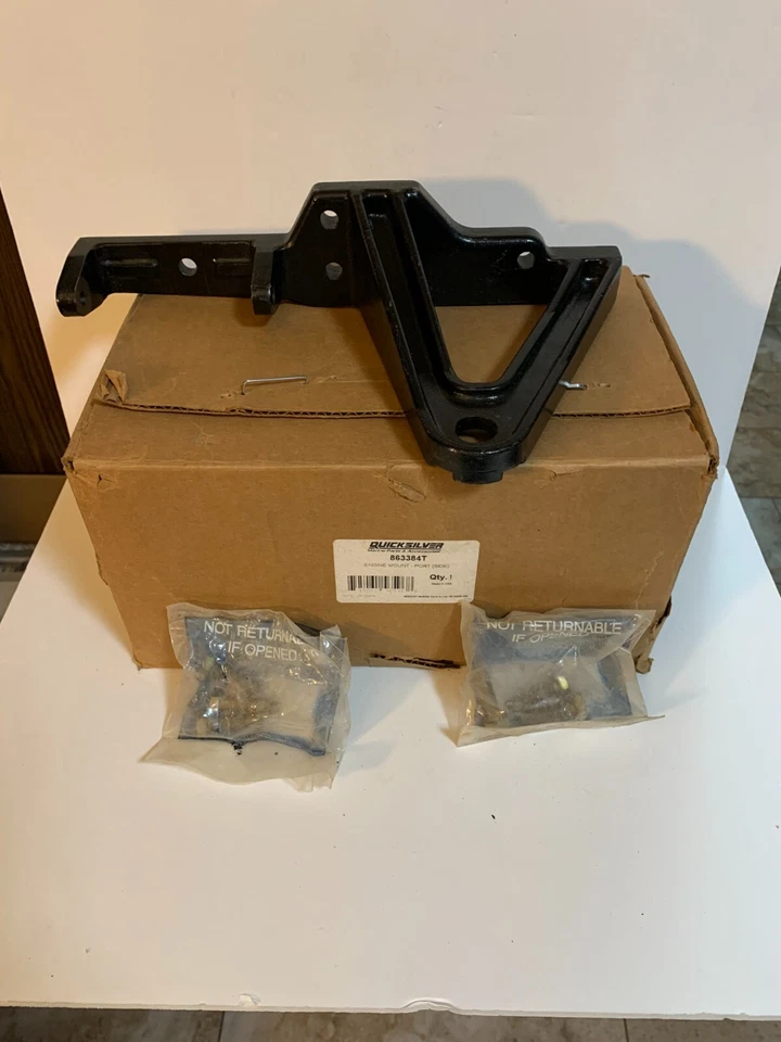 GENUINE NOS MERCRUISER ENGINE MOUNT   863384T - Image 1 of 1