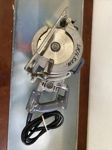 VINTAGE & TESTED SKILSAW #HD77 13AMP AC/DC 4400-RPM 7-1/4" CORDED WORM DRIVE SAW - Picture 1 of 4