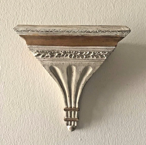 Beautiful Vintage  Ornate Garland  Motif Corbel Sconce Wall Shelf Cover
