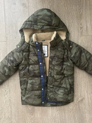 GAP Kids Size 5 Winter Snow Puffer Hooded Jacket Beige & Green Camouflage Fleece - Image 1 of 4