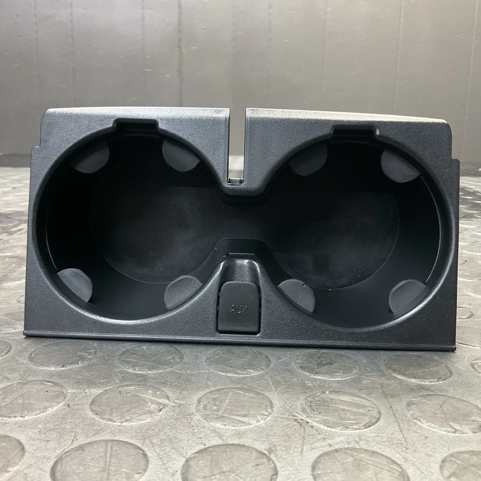 Portavasos de duelo Volvo XC90 2009-2014 con inserto auxiliar OEM Foto 1 de 4