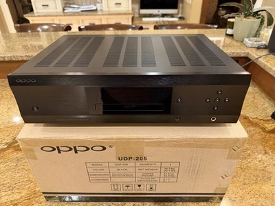Oppo UDP 205 Blu-ray Disc Player with Remote Excellent Condition - Image 1 of 4