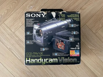 Sony CCD-TRV10E Video Camera Recorder Video 8 Video Tape Camcorder With Charger - Image 1 of 4