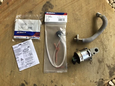Kit de válvulas de recirculación de gases de escape (EGR) ACDelco GM equipo original 214-2018 Foto 1 de 4