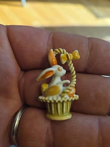 Brooch Pin EASTER BUNNY EGGS IN Basket EASTER PIN ENAMEL RABBIT BOW Vtg - Picture 1 of 3