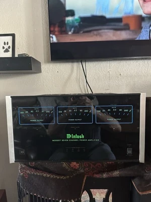 Amplificador de potência estado sólido McIntosh MC8207 200W x 7 canais home theater - Imagem 1 de 4