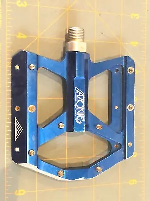 Pedal plano Azonic derecho One Drive lado R fino aluminio ¡genial! Ano Blue Iron 420 Foto 1 de 4