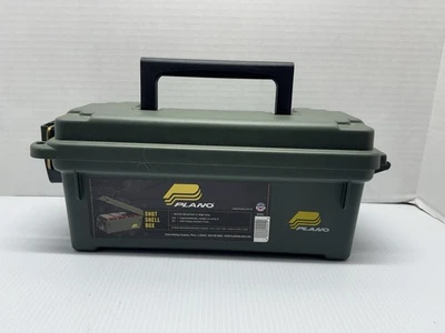 Caja de herramientas Plano 121202, plástico, verde, 13-1/2 pulgadas de ancho X 5-1/2 pulgadas de profundidad X 5-1/2 pulgadas de alto Foto 1 de 4