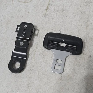 99-06 Volvo S80 front L/R seatbelt SEAT LATCH CONNECTOR AND BELT ATTATCHMENT - Picture 1 of 7