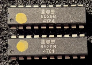 (2x) MOS 6529B Tastatur Puffer Chips für Commodore 16 / Plus/4 | ORIGINAL TEILE - Bild 1 von 2
