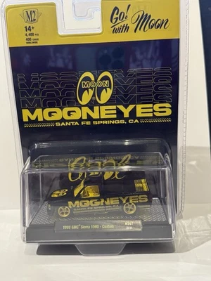 M2 Machines1:64 MOONEYES 1988 GMC Sierra 1500 Custom Limited 1/400 CHASE - Image 1 of 4