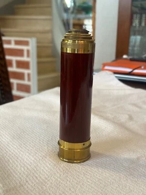 Un ancien longue vue en laiton et acajou. Monoculaire pirate. - Photo 1/4