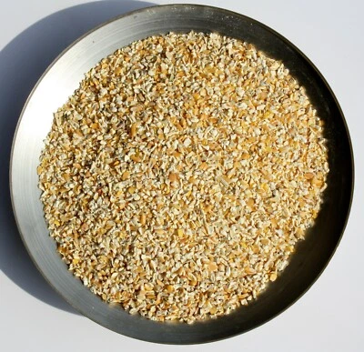 LITTLE BEAKS Cut/Kibbled Maize 20kgs Poultry, Chicken and Wild Bird Feed, GM Free