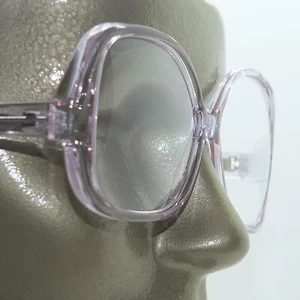Große Lesebrille Damen Flieder Klassischer Stil Niedriger Arm Großes Gestell Ansicht +1,00 - Bild 1 von 4