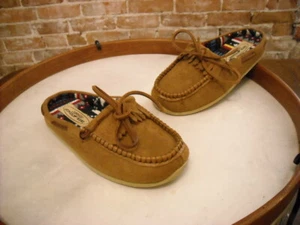 Deer Stags Slipperooz Tan Brown Microsuede Pure Moccasin Slipper NEW - Picture 1 of 3