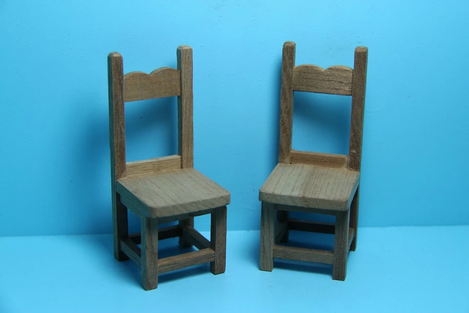 Juego de 2 sillas de madera miniatura sin terminar para casa de muñecas GW121 Foto 1 de 1