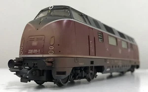 ROCO #63402 DB V200 Diesel Locomotive (HO scale 1/87 16.5mm) - Picture 1 of 6