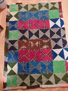 Edredón de triángulos de patchwork hecho a mano 64"" X 90"" doble multicolor reversible - Imagen 1 de 3
