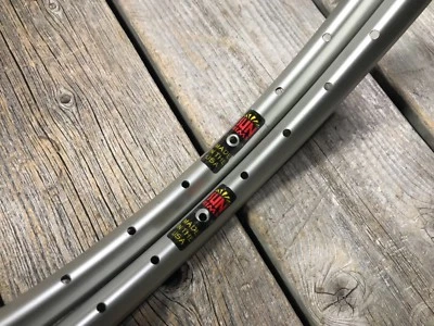 AROS SOLARES RECLINADOS TRIKE ARO DE LIGA LEVE 28 FUROS AROS SOLARES BICICLETA RECLINADA - Imagem 1 de 3