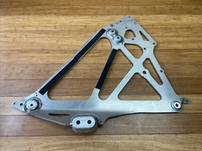 Soporte de chasis submarco delantero derecho BMW M5 F90 M3 G80 2018-2024 FABRICANTE DE EQUIPOS ORIGINALES Foto 1 de 4