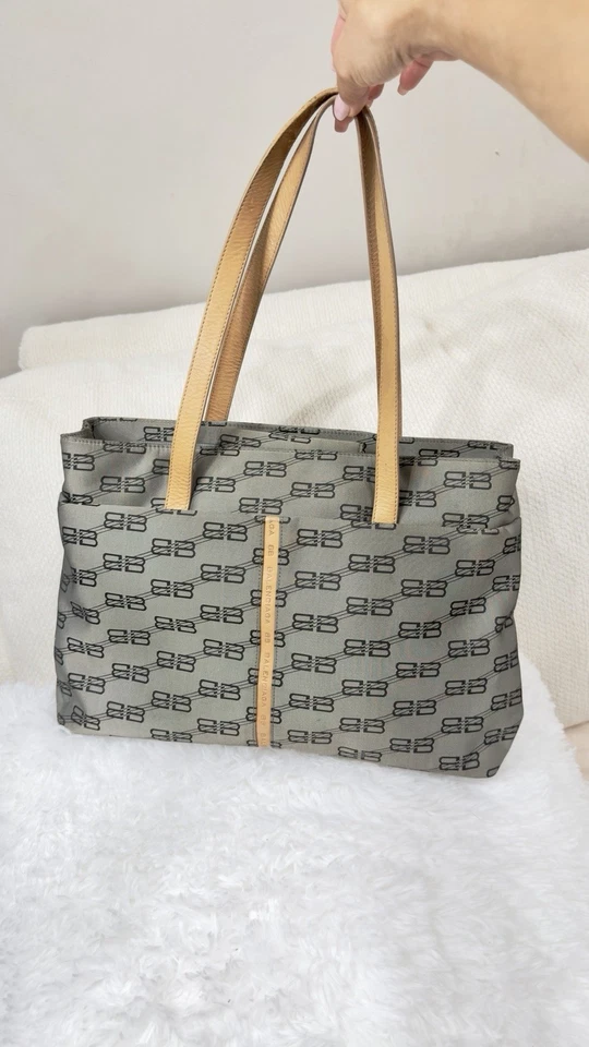 Bolso de Mano Balenciaga Clásico Patrón BB Foto 1 de 4