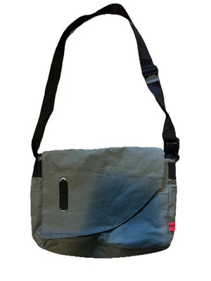 Hugo by Hugo Boss large Green Crossbody Messenger Computer Bag - Image 1 of 4