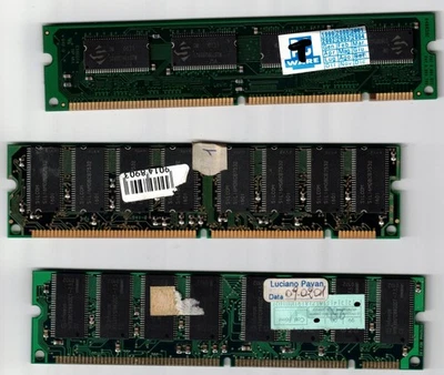 Memorie RAM DIMM  PC133 SDRAM Due da 256MB ed una 64Mb - Immagine 1 di 2