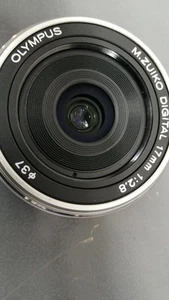 Olympus 17mm F2.8 Wide Angle Pancake Lens /Micro Four Thirds - Picture 1 of 3