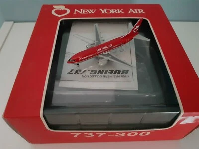 New York Air Boeing 737 N17316 - Immagine 1 di 4