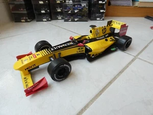 Renault F1 Team Showcar 2010 Robert Kubica #11 1/18 Norev F1 Formula 1 Difetto - Foto 1 di 5