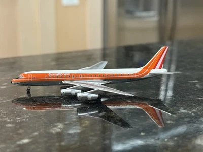 Aeroclassics 1:400 Faucett Peru Douglas DC-8-51 OB-R-1267 Santa Ana - Image 1 of 4