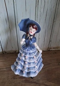 VINTAGE 1955 GEO LEFTON LADY FIGUR "JEANNE" HÄLT SONNENSCHIRM HÜBSCHES BLAUES KLEID - Bild 1 von 8