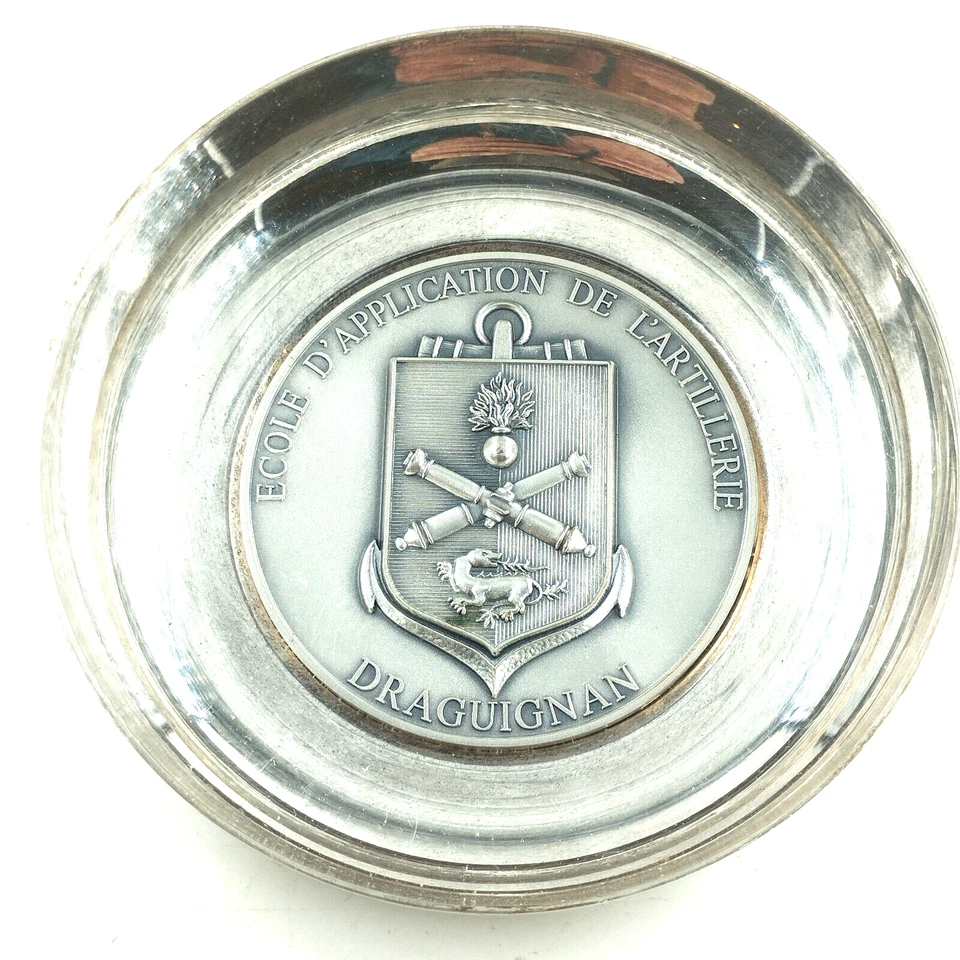 (REF3051) Coppa in metallo argento artiglieria SOLO DRAGUIGNAN FRANCIA E UE - Immagine 1 di 2
