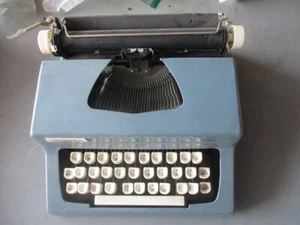 Máquina de escribir Marxwriter vintage años 70 azul completa limpia Marx Toy Company - Imagen 1 de 3