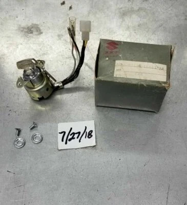  Interruptor de encendido Suzuki AC100 AS100 A100 37110-12011 NOS OEM AHRMA Foto 1 de 2