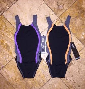 Speedo One-Piece Costume da Nuove Ragazze Endurance Nero Quark Splice Impulso Nuovo con Etichette $70 - Foto 1 di 9