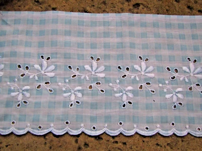 300 cm de large  dentelle  ancienne vichy broderie anglaise larg 14 cm - Photo 1/4