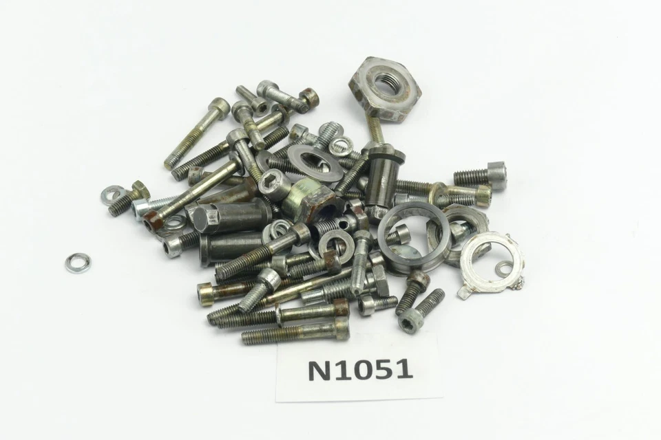 Husqvarna TE 410 2AA año de construcción 1996 - Restos de tornillos de motor de piezas pequeñas N1051 Foto 1 de 1